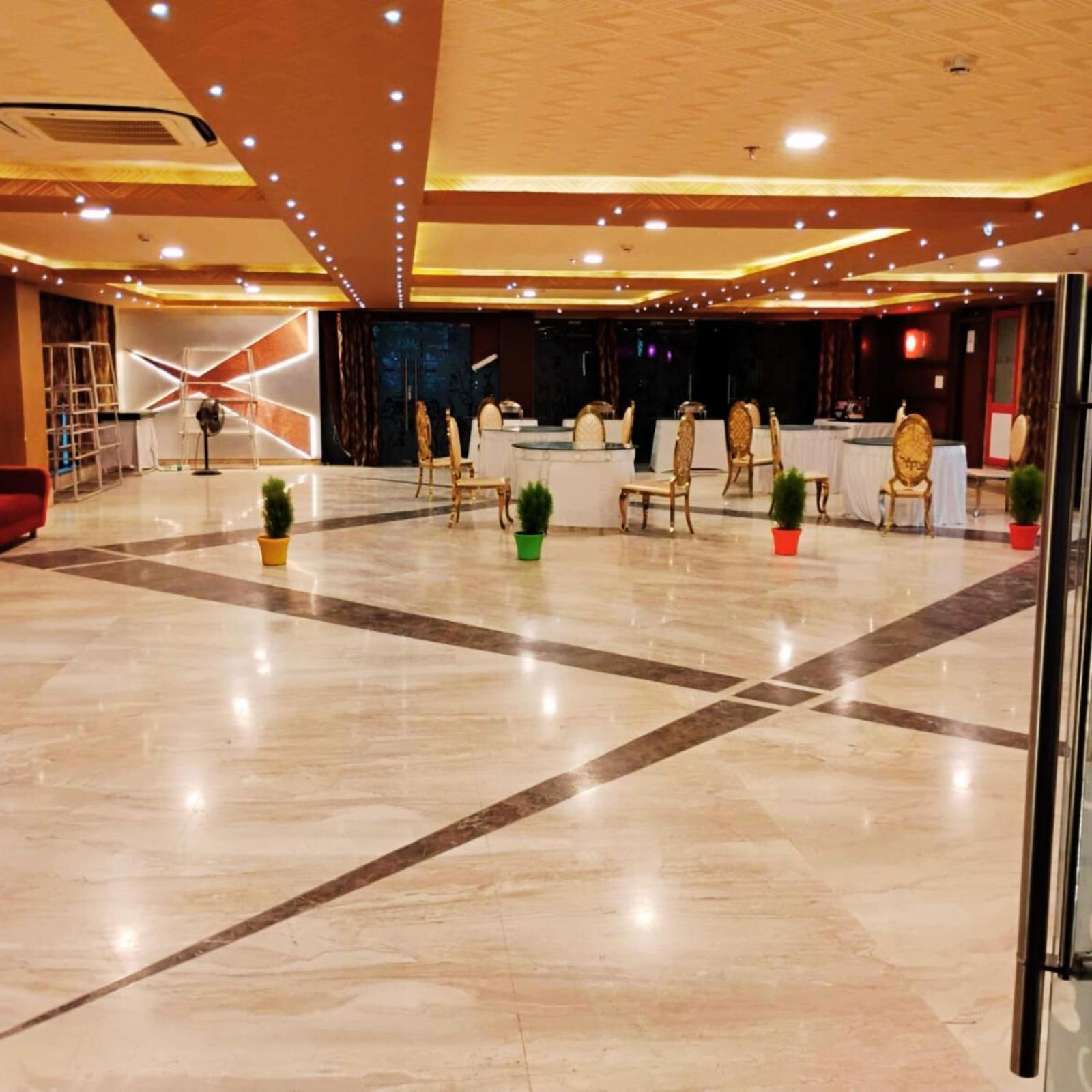 Hotel Lake View Grand Lucknow Dış mekan fotoğraf