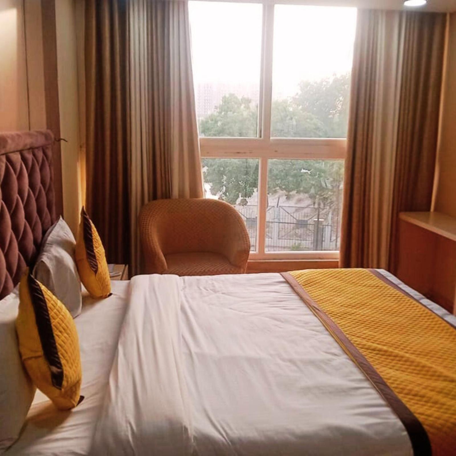 Hotel Lake View Grand Lucknow Dış mekan fotoğraf