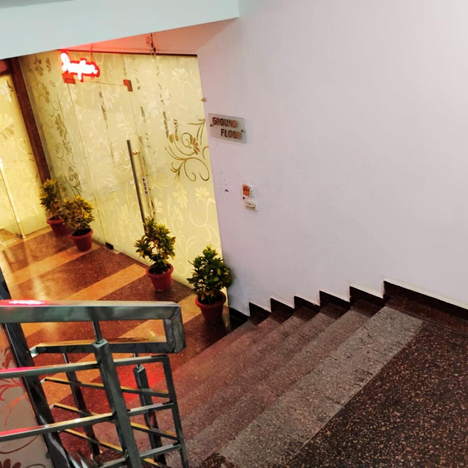 Hotel Lake View Grand Lucknow Dış mekan fotoğraf