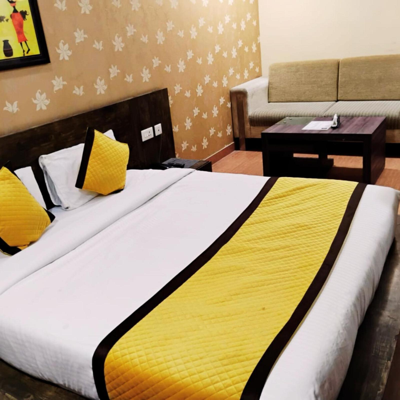 Hotel Lake View Grand Lucknow Dış mekan fotoğraf