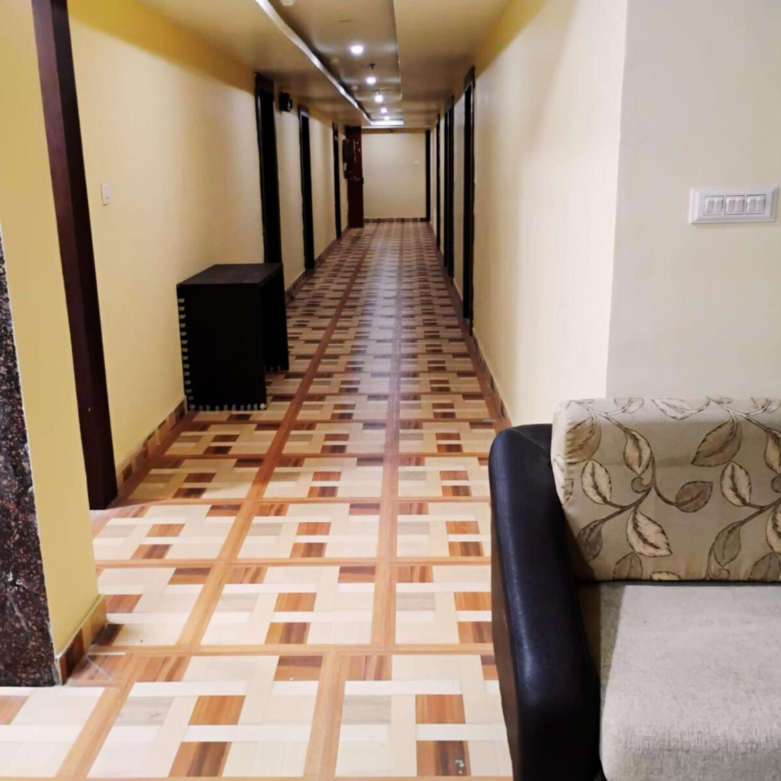 Hotel Lake View Grand Lucknow Dış mekan fotoğraf