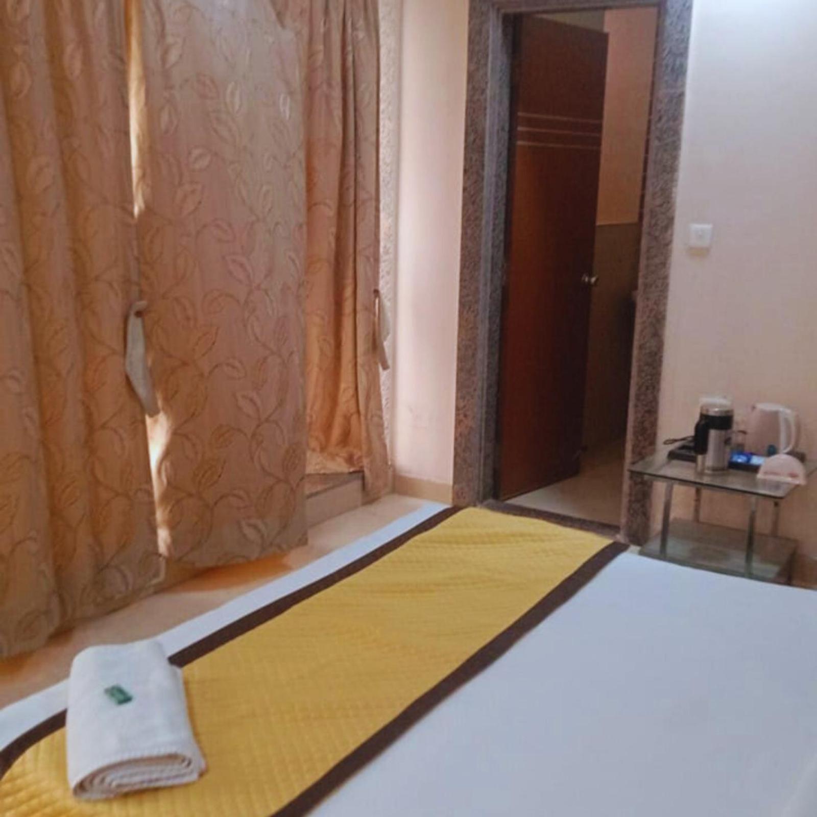 Hotel Lake View Grand Lucknow Dış mekan fotoğraf