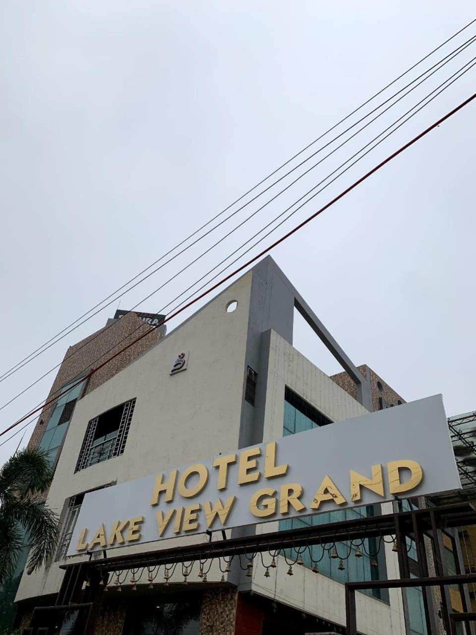 Hotel Lake View Grand Lucknow Dış mekan fotoğraf