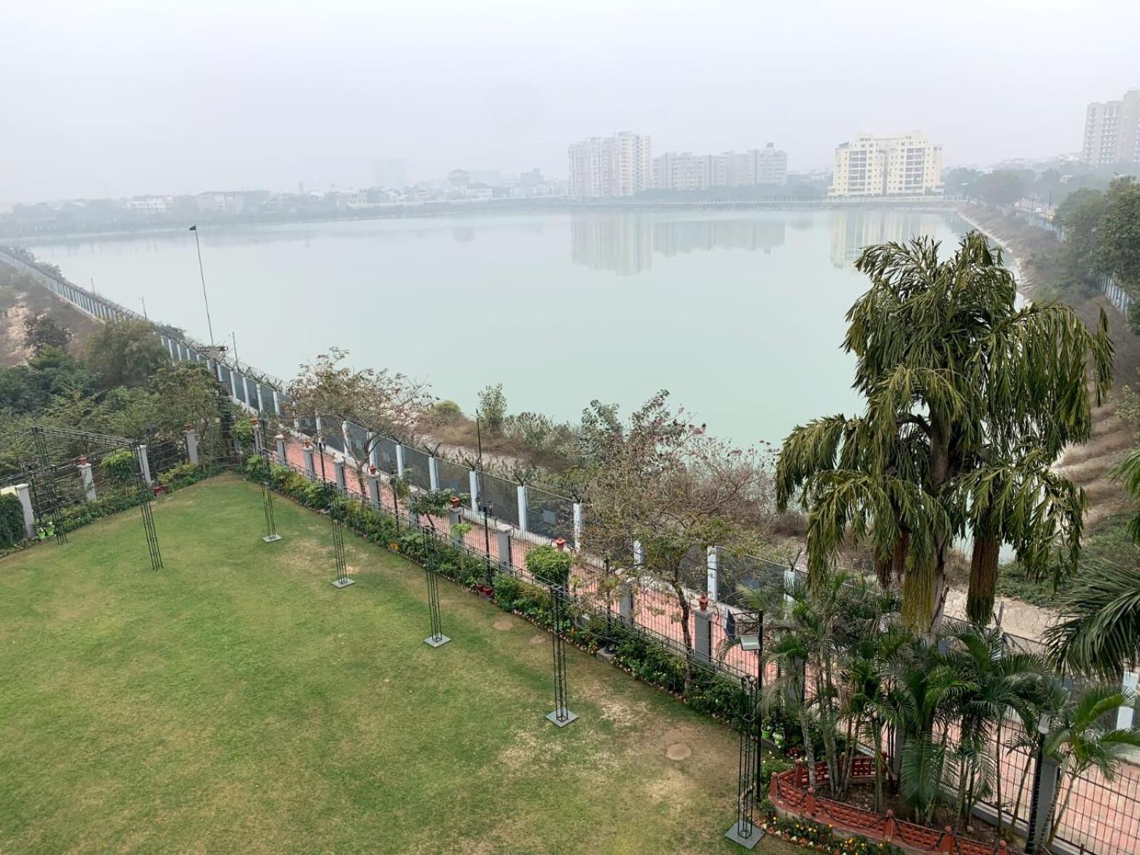 Hotel Lake View Grand Lucknow Dış mekan fotoğraf