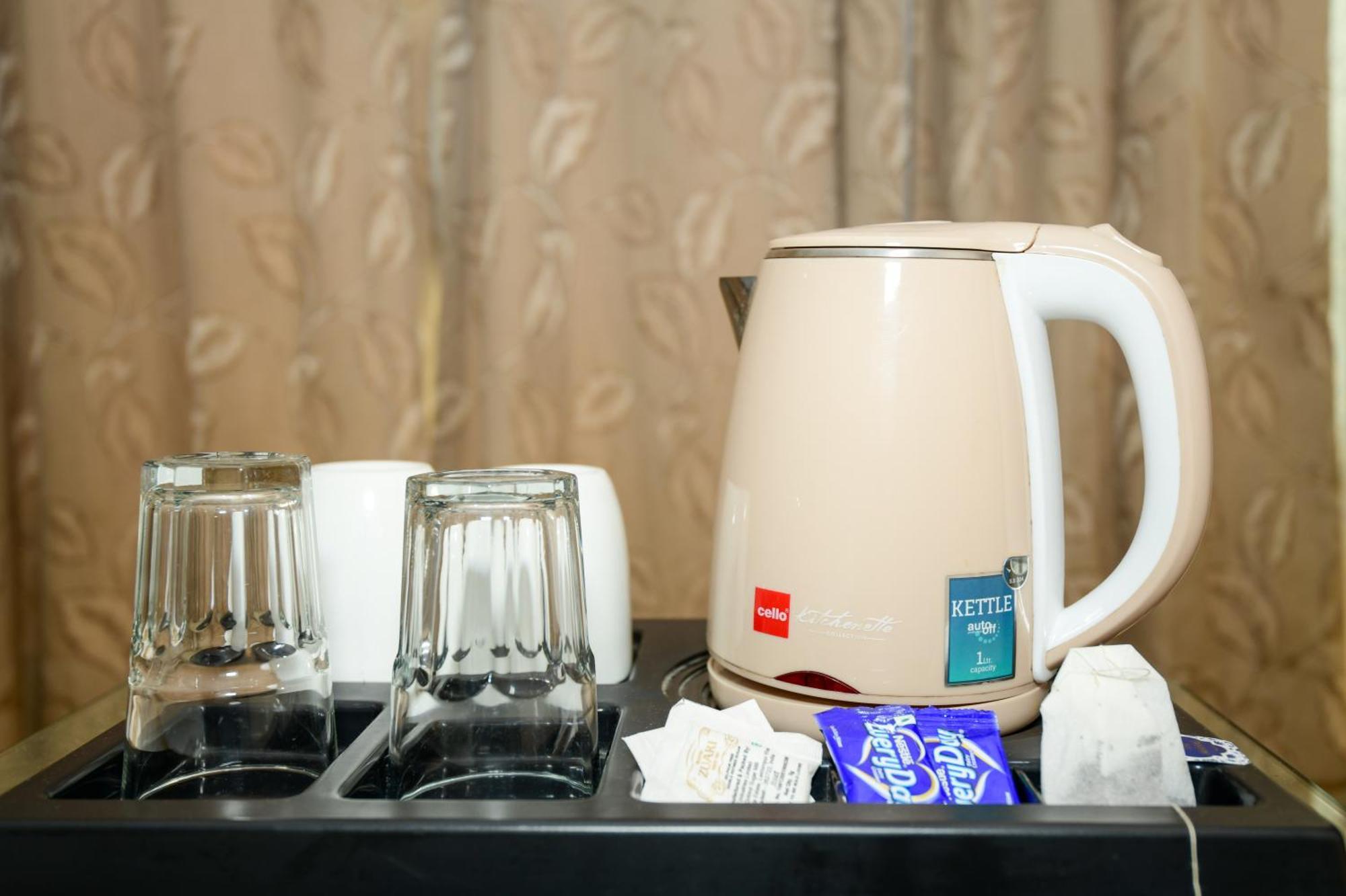 Hotel Lake View Grand Lucknow Dış mekan fotoğraf