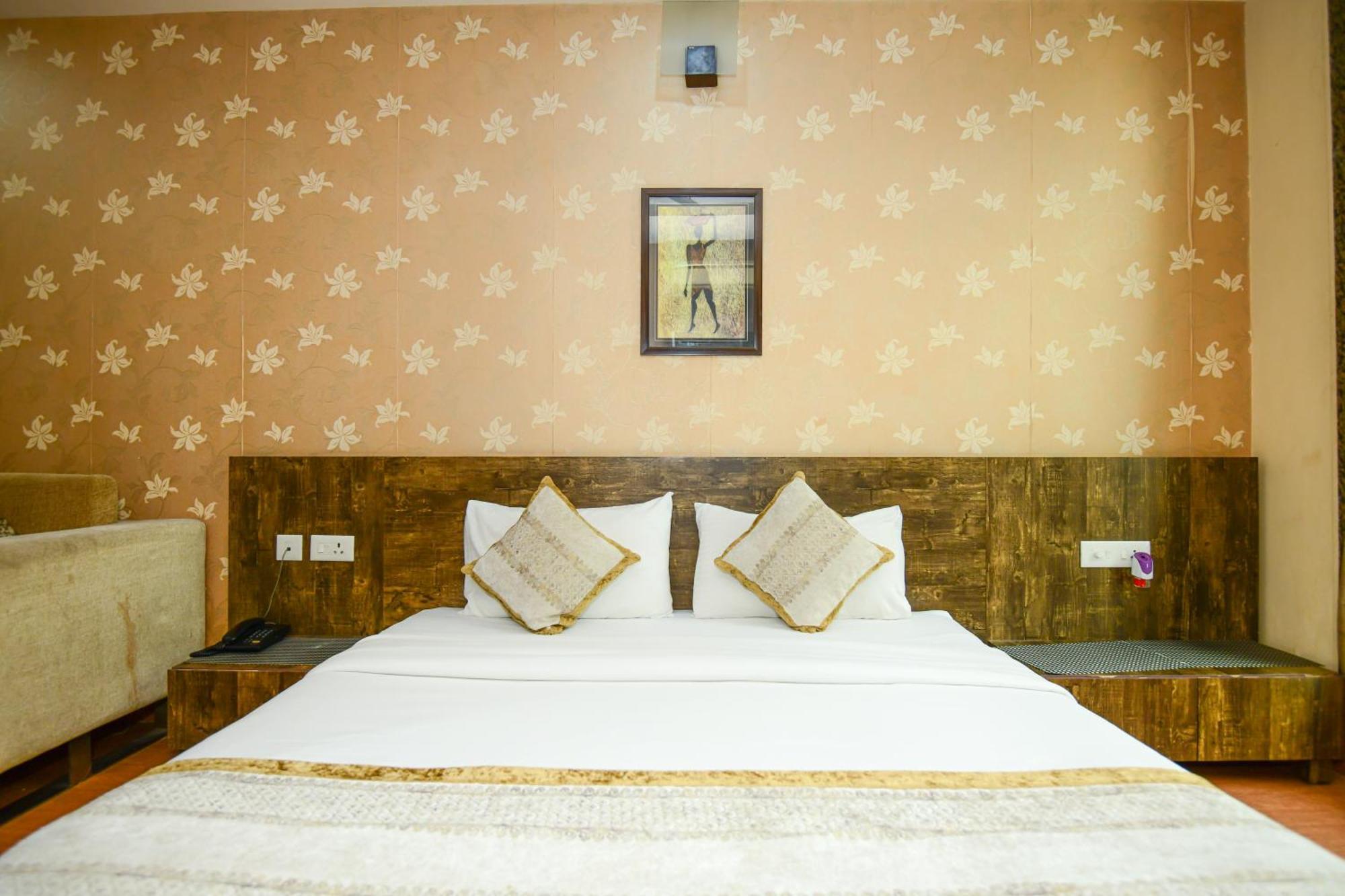 Hotel Lake View Grand Lucknow Dış mekan fotoğraf